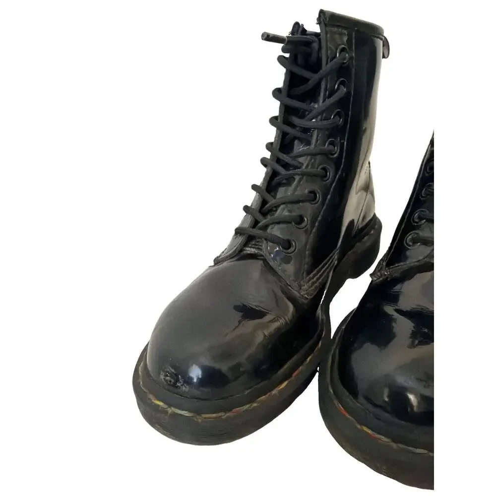 Dr Martens Patent Leather Rainbow US 7 boots 8-eye 1460 doc pride flag stitching